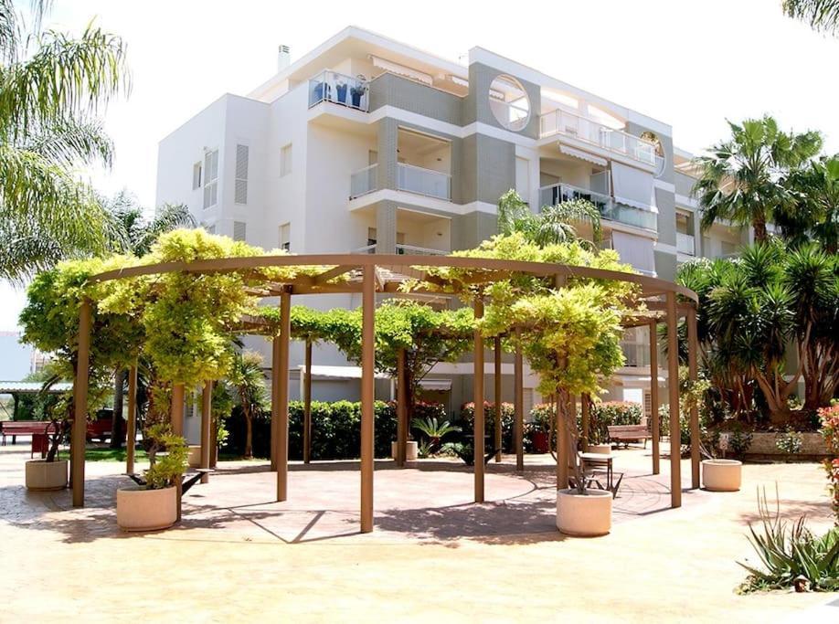 Piso Bajo 3 Habitaciones 2 Banos Y Gran Terraza Denia Dış mekan fotoğraf